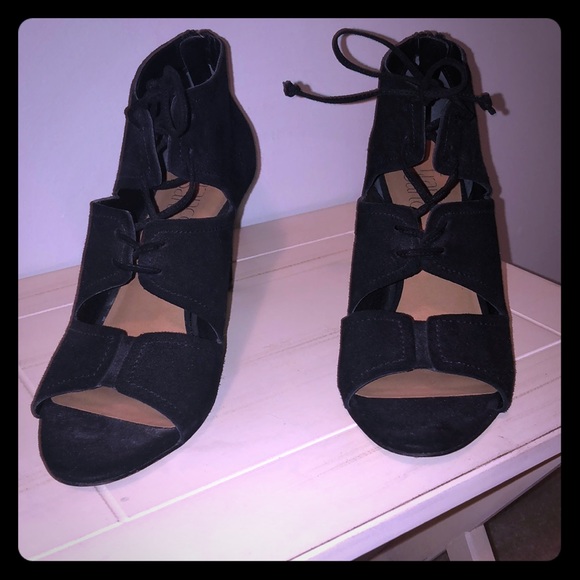 Franco Sarto cutout Open toe booties! ⚡️💥 - Picture 2 of 5